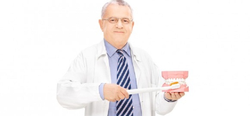 Профессиональная чистка зубов для профилактики развития кариеса